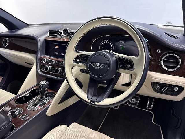 3:Bentley Bentayga V6 Hybrid, SUV, Light Windsor Blue over Windsor Blue, Bentley Belfast